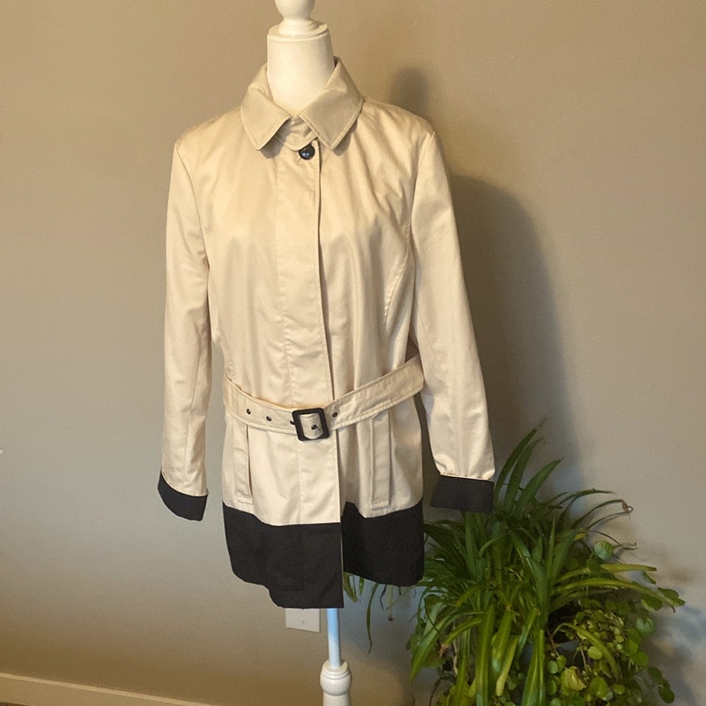 Banana Republic trench SZ XL  creamy tan/black color block EUC  rain coat